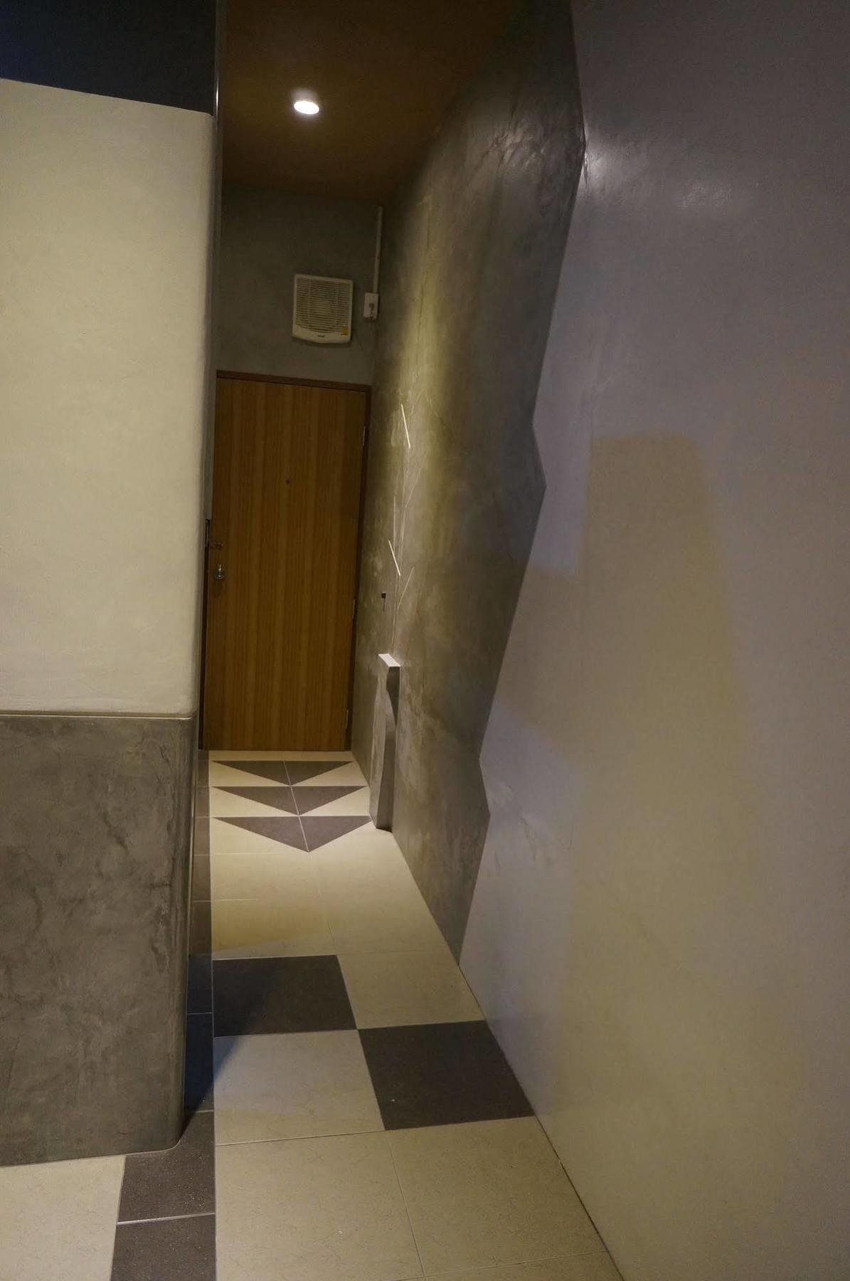 Hive 28 Aparthotel Bangkok Exterior photo